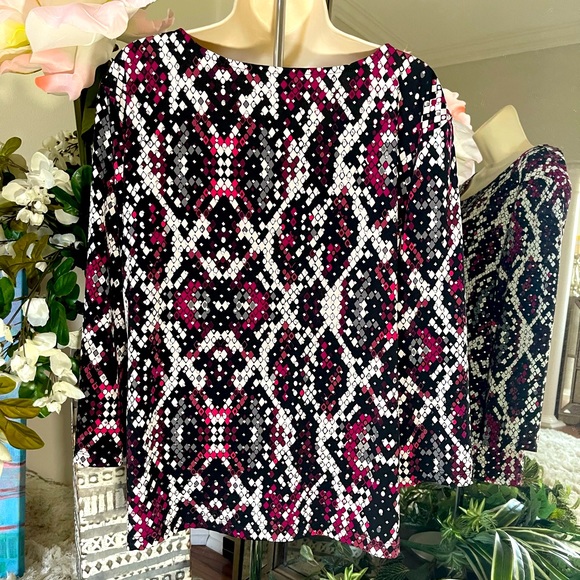 Ruby Rd. Geometric 3/4 length top with sparkle - Picture 2 of 5